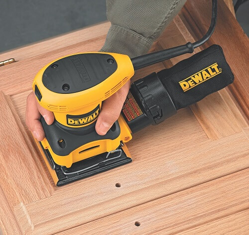 Using DEWALT D26441K