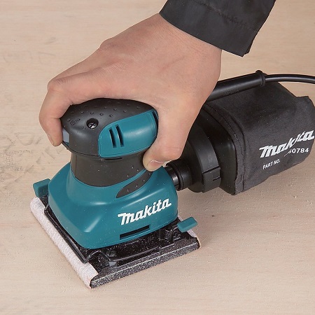 Using Makita BO4556K