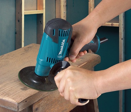 Working with Makita GV5010 5 Inch Disc Sander